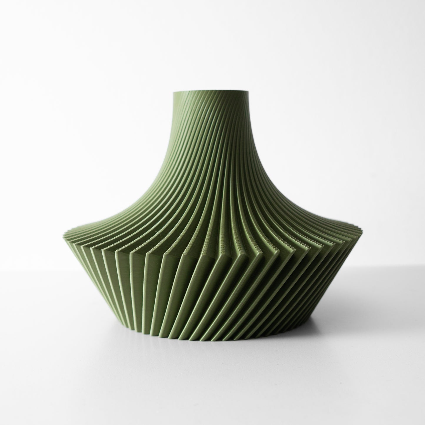 Kitan Short Vase, Modern and Unique Home Decor