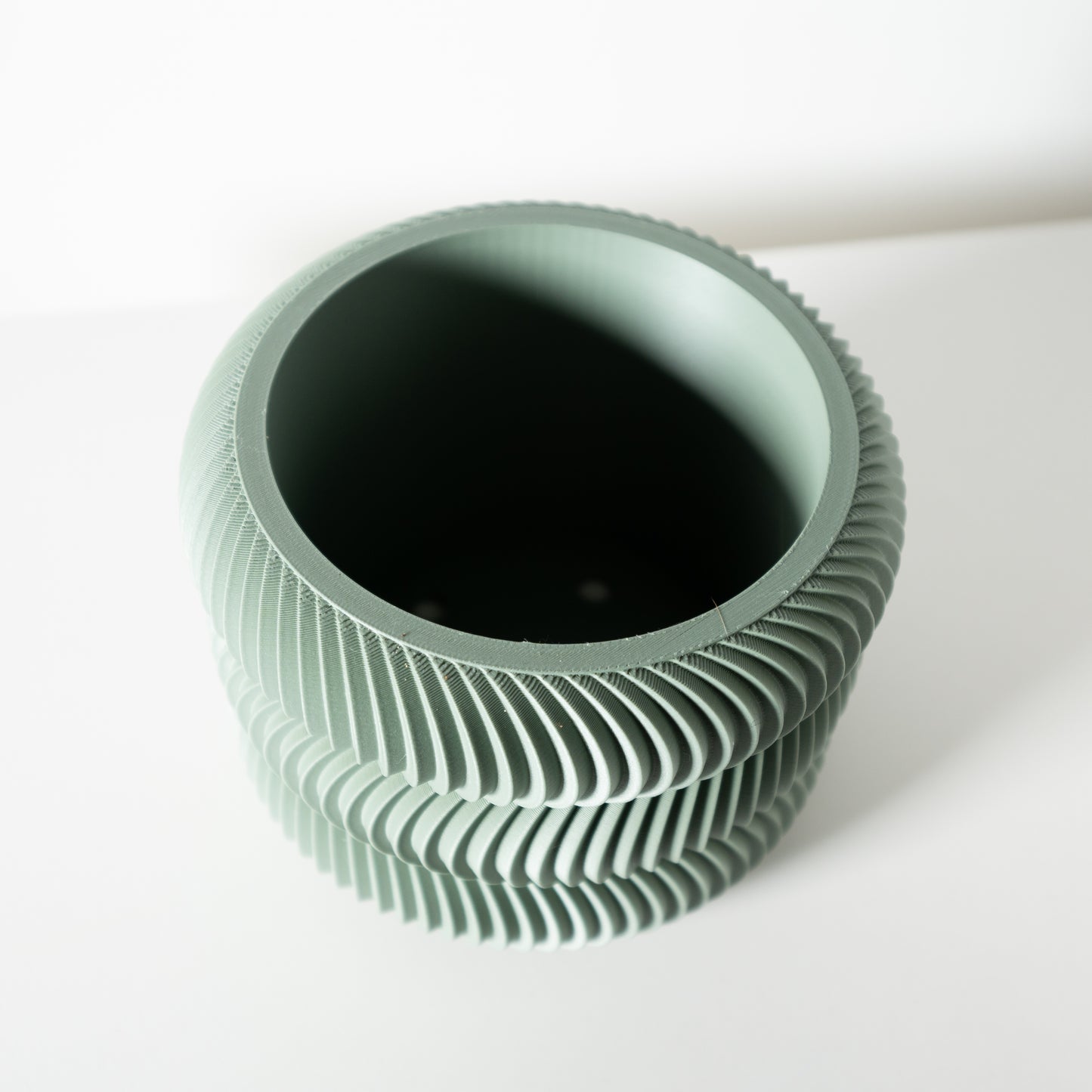 Maro Planter Pot