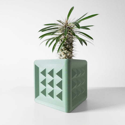 Novo Planter Pot