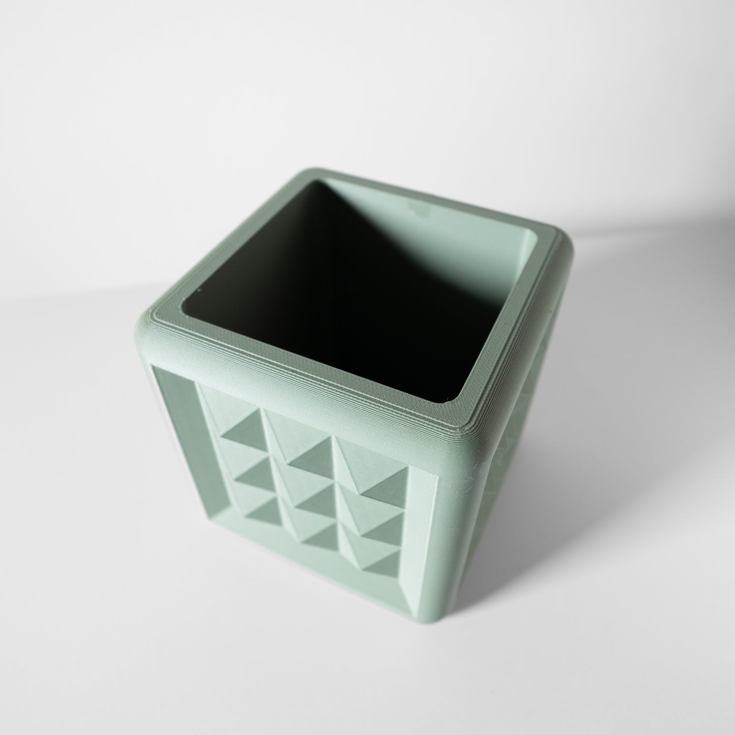 Novo Planter Pot