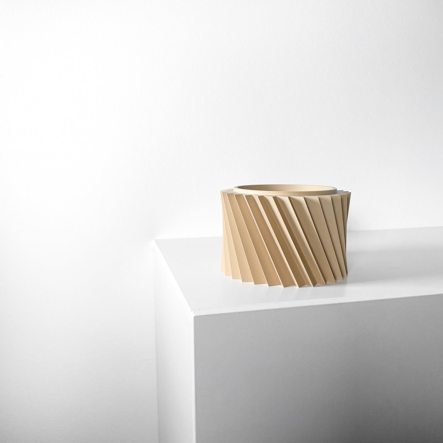 Wiron Planter Pot