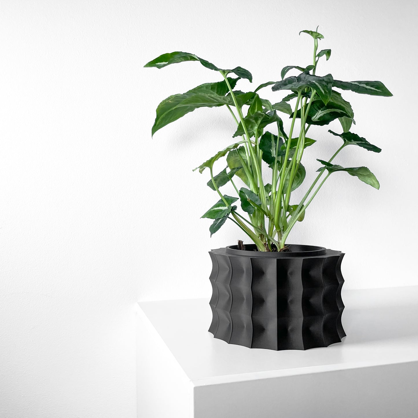 Kivern Planter Pot