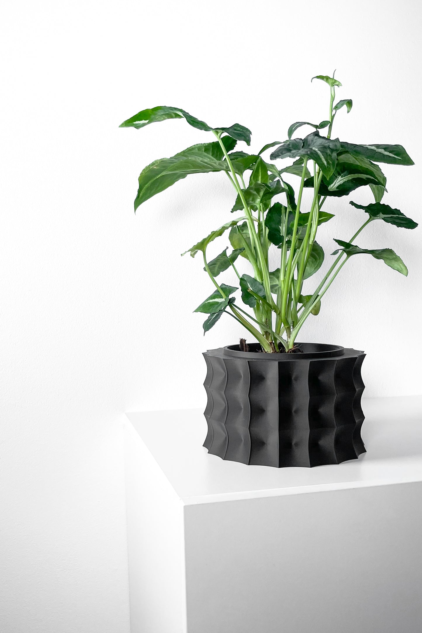 Kivern Planter Pot