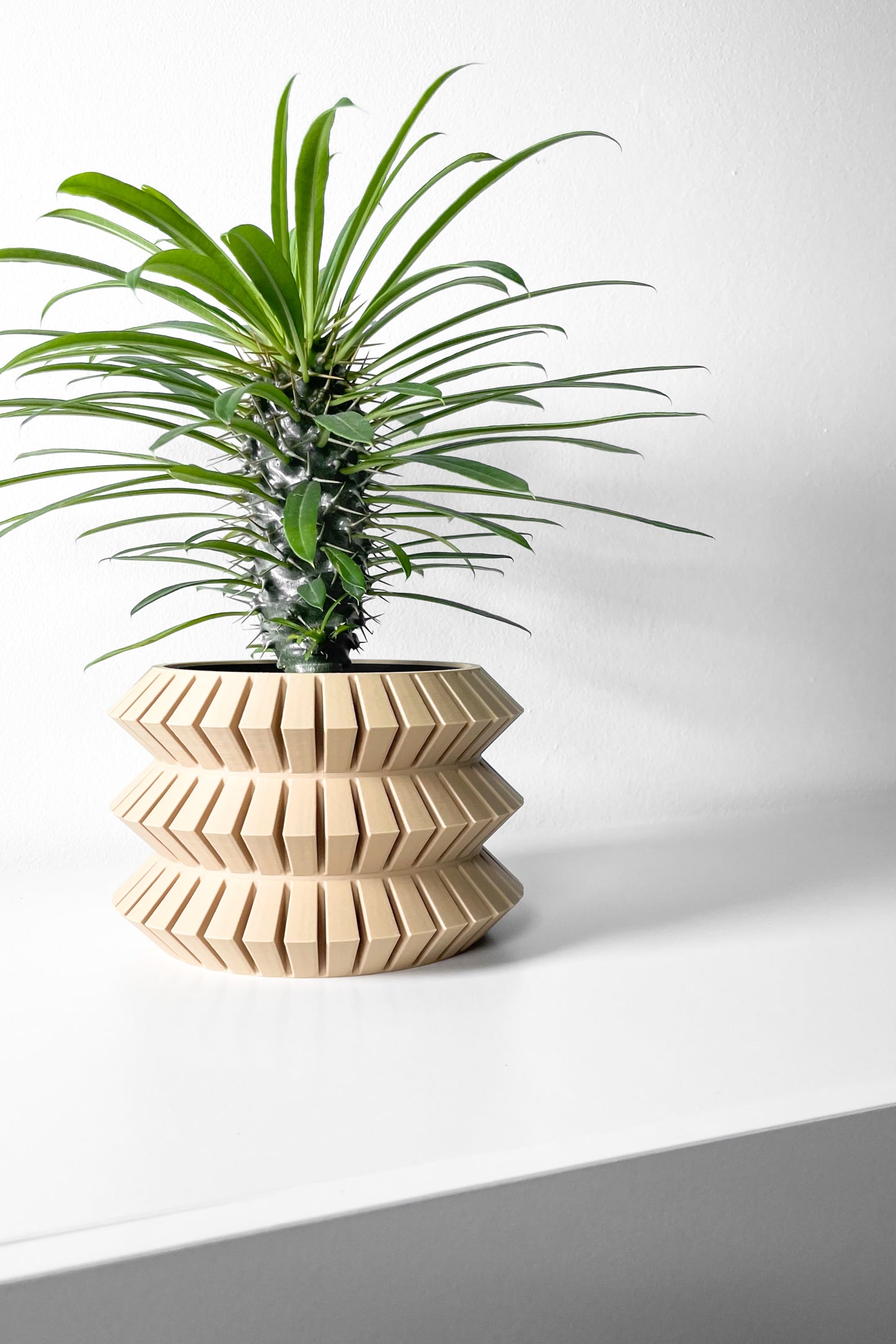 Sivat Planter Pot